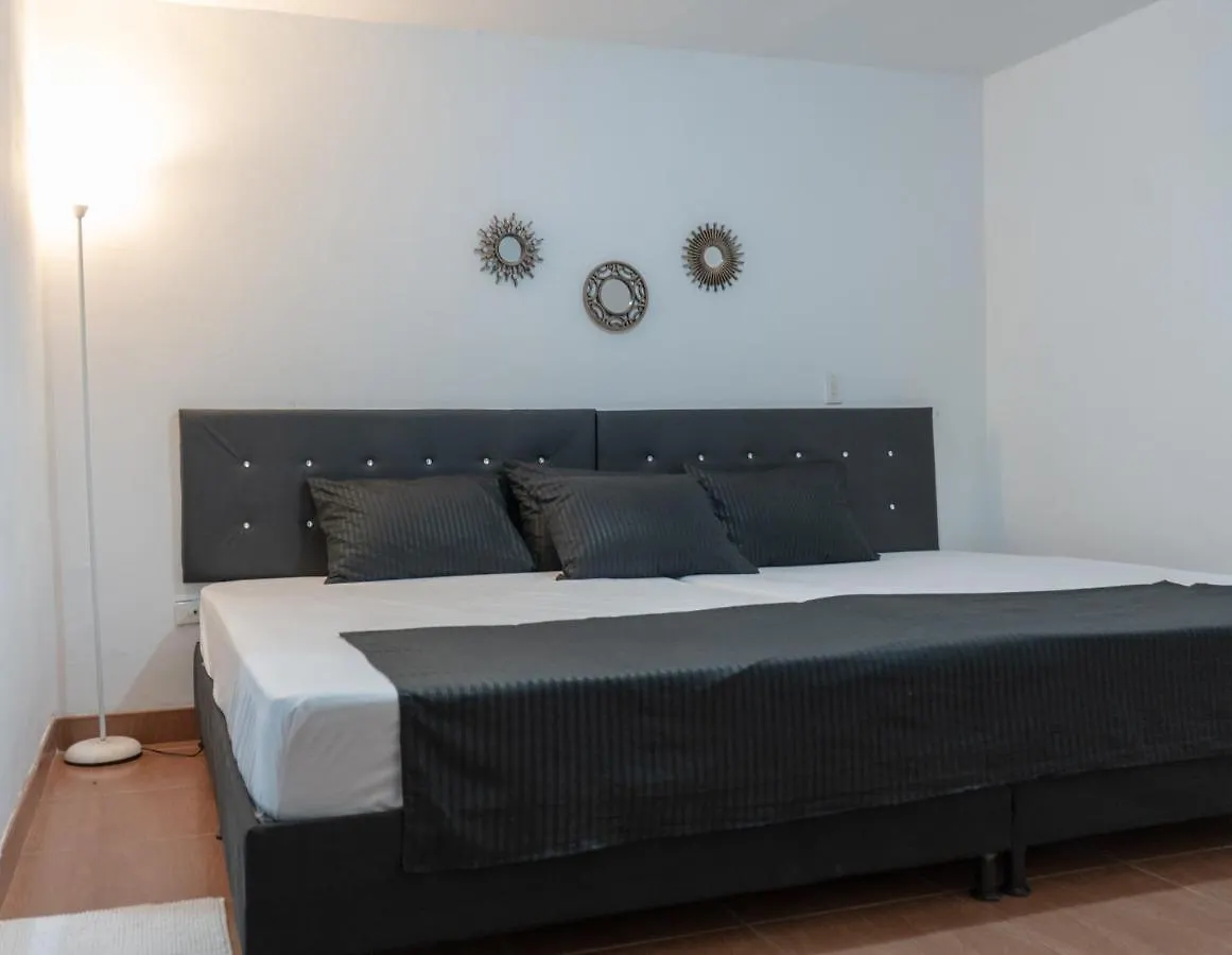Casa Blanca Estadio Medellin Guest house