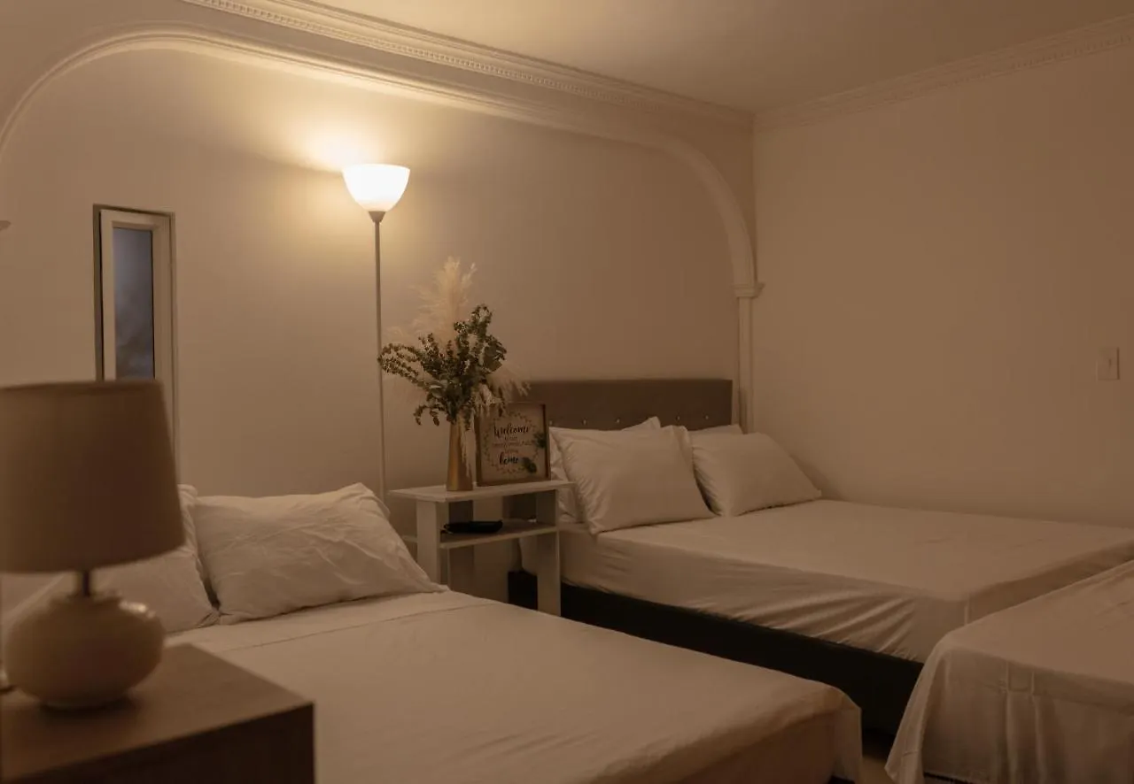 Casa Blanca Estadio Medellin Guest house