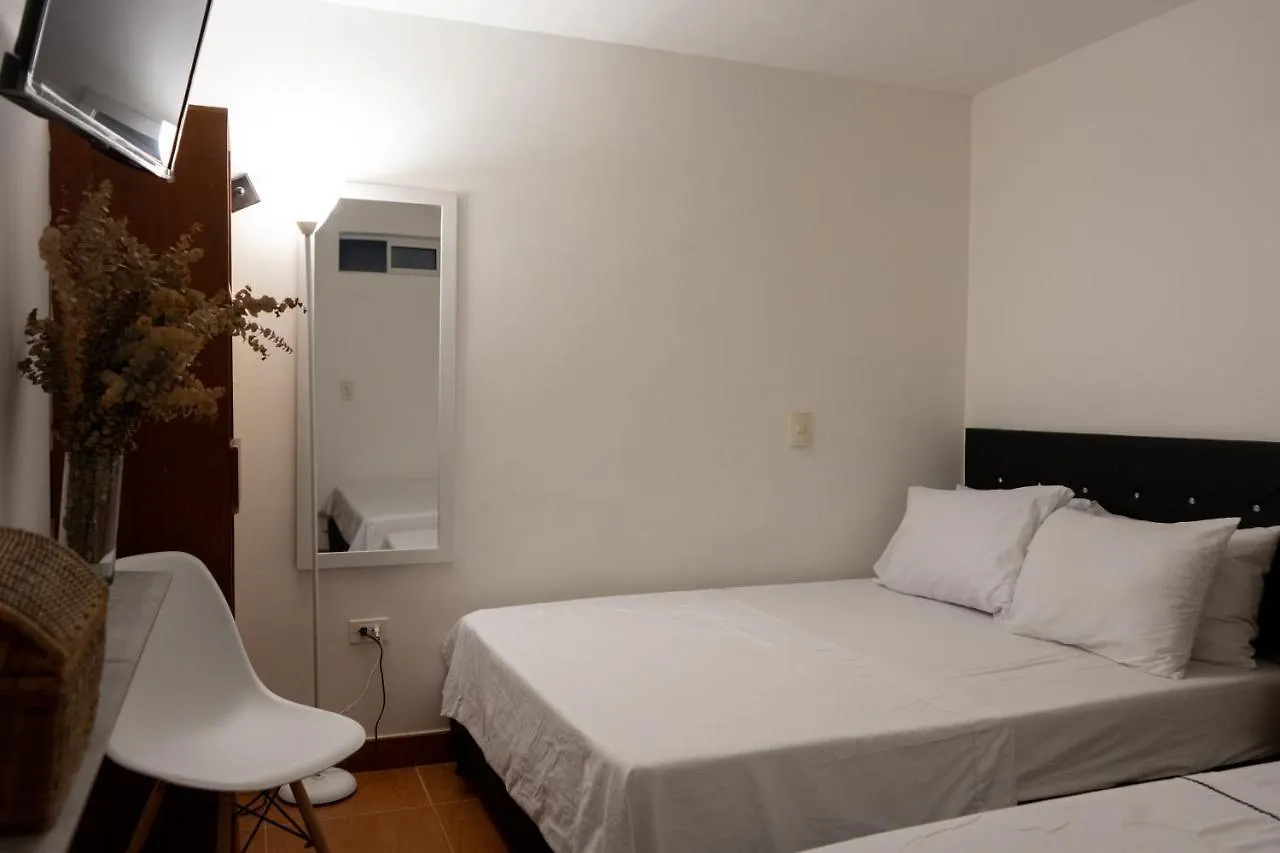 Guest house Casa Blanca Estadio Medellin