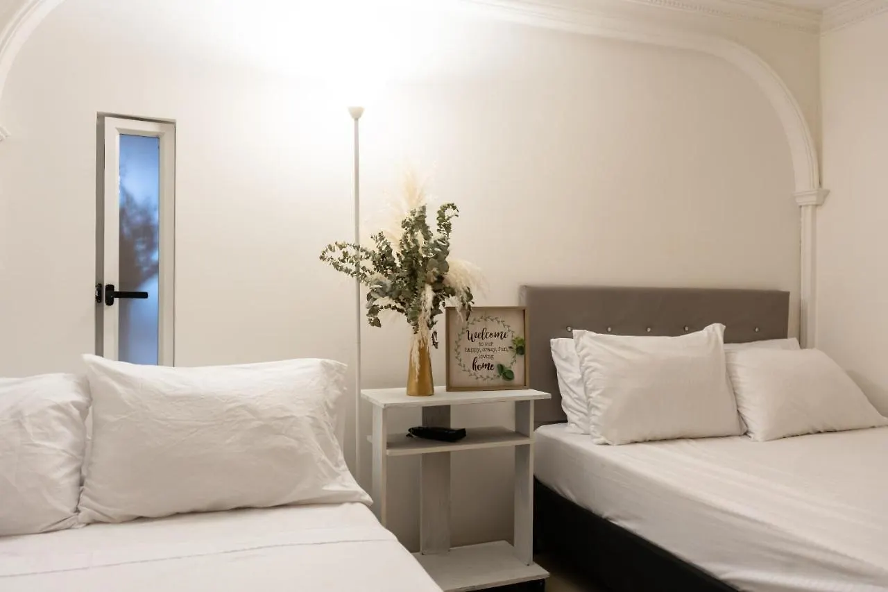 Guest house Casa Blanca Estadio Medellin