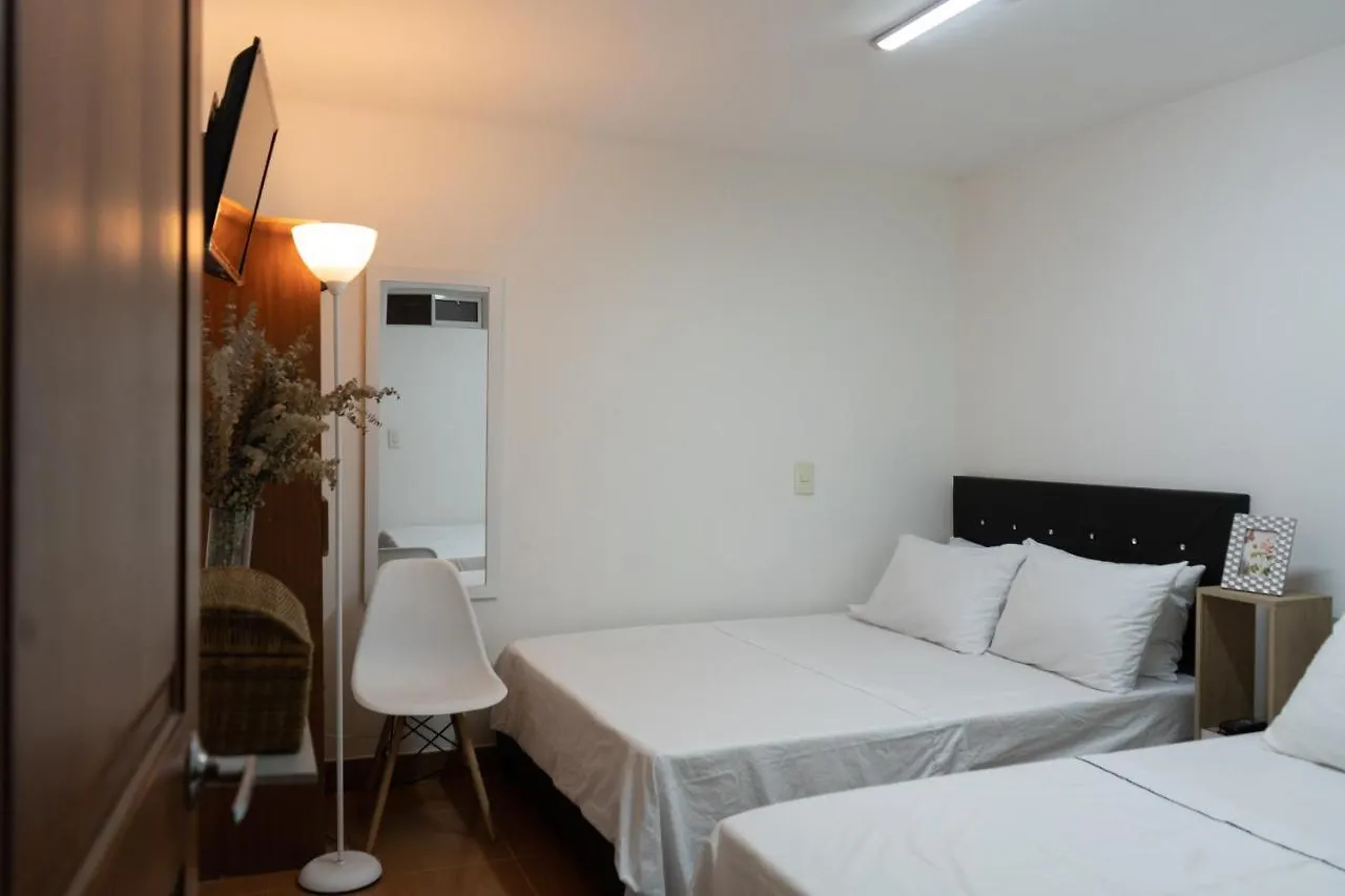 Guest house Casa Blanca Estadio Medellin