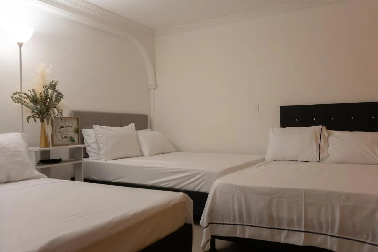 Guest house Casa Blanca Estadio Medellin Colombia