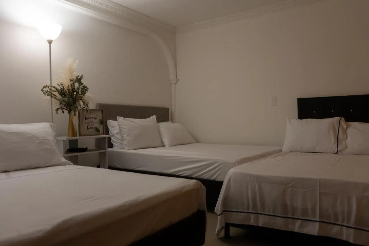 Guest house Casa Blanca Estadio Medellin